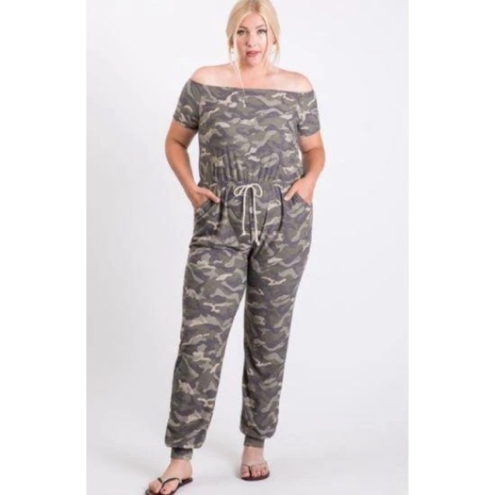 BRAND NEW Plus Camo Off Shoulder Jumper